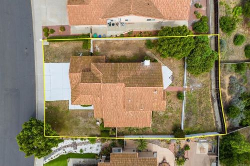 5166 Via Malaguena, Oceanside CA  92057-2636 exterior