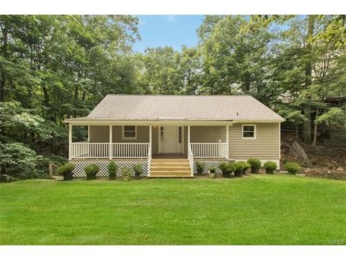 1 Woodland Rd, Pleasantville, NY 10570-1315