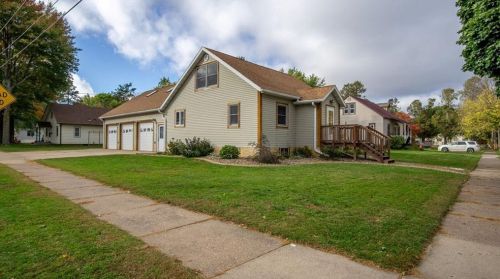 1921 Riggs St, Bloomer, WI 54724-1563