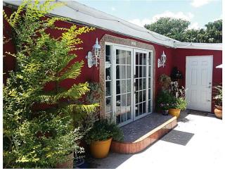 1607 Moffett St, Hollywood, FL 33020-6544