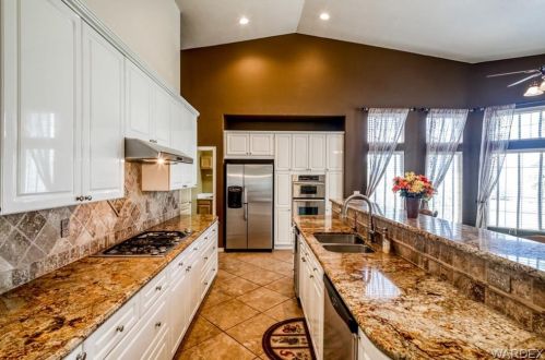 1895 Corwin Rd, Bullhead City AZ  86442-8774 exterior