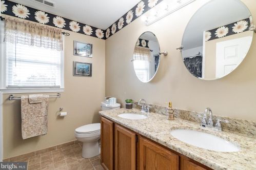 16 Old Dutch Way, Harleysville PA  19438-3080 exterior