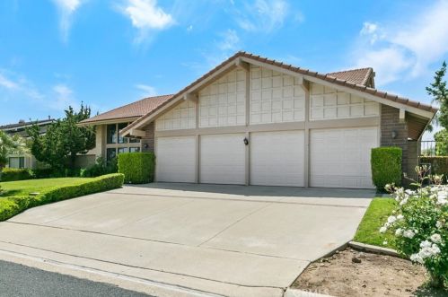 10681 Hastings Dr, Orange, CA 92861-6352