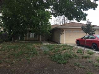 540 Summer Dr, Hollister CA  95023-3481 exterior