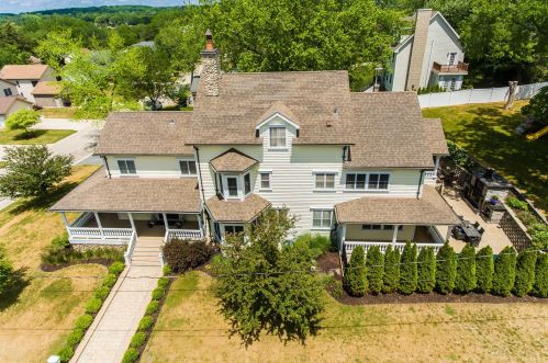 233 Darwin St, Lake Geneva WI  53147-2012 exterior
