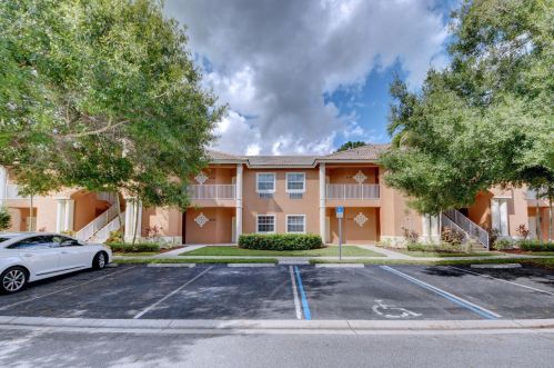 8352 Mulligan Cir, Fort Pierce, FL 34986-3280