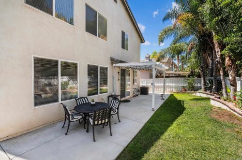 27560 Nellie Ct, Temecula CA  92591-2846 exterior