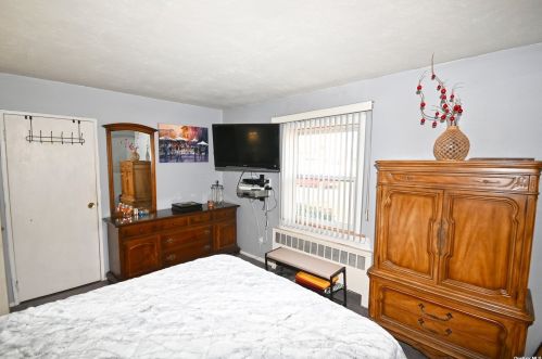 2090 Monroe Ave, North Bellmore NY  11710-1523 exterior