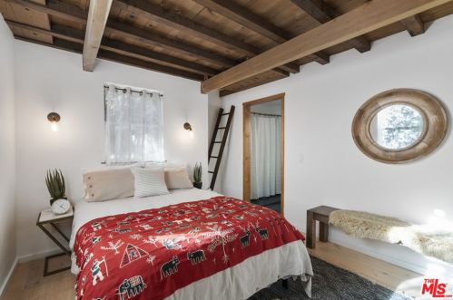 328 Topanga Canyon Blvd, Topanga CA  90290-3838 exterior