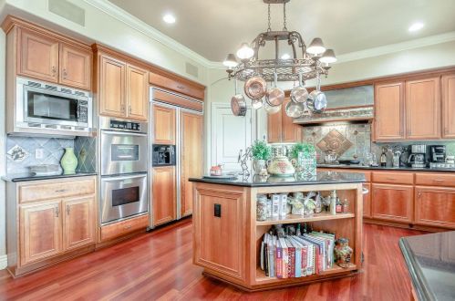 5902 Country Clb Pkwy, San Jose CA  95138-2301 exterior