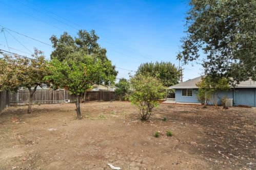 10 Clover Ct, Woodland CA  95695-3026 exterior