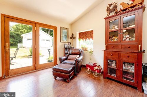 20 Valley Dr, Southampton PA  18966-1347 exterior