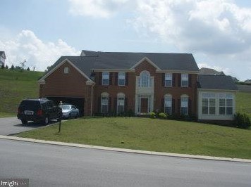111 Fawn Hill Rd, Hanover, PA 17331-8224