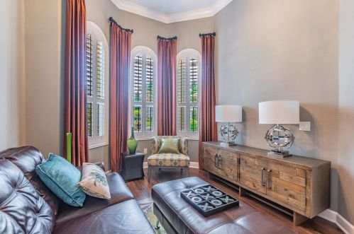 1827 Crooked Oak Ln, Lutz FL  33559-7407 exterior