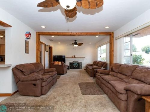 934 72nd St, Hialeah FL  33014-5226 exterior