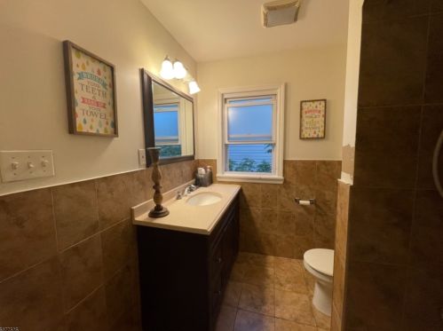 76 Scheerer Ave, Newark NJ  07112-2524 exterior