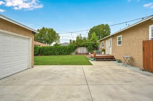 6654 Turnergrove Dr, Lakewood CA  90713-2752 exterior