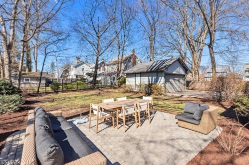 645 Raymond St, Westfield NJ  07090-2451 exterior