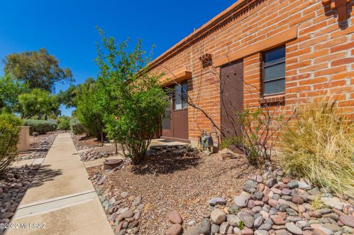 317 Paseo Pena, Green Valley AZ 85614-7086 exterior