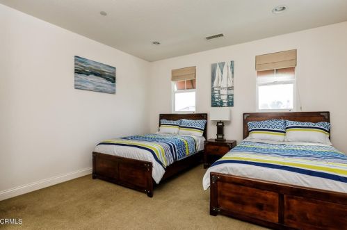 3947 Hemlock St, Oxnard CA  93035-1427 exterior