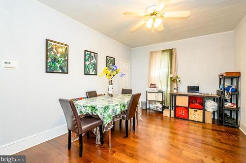 18 Barber Ave, West Deptford NJ  08096-2414 exterior