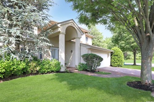 328 Altessa Blvd, Huntington Station, NY 11747-5222