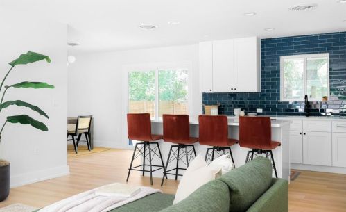 2300 Fair Oaks Dr, Austin TX 78745-2754 exterior