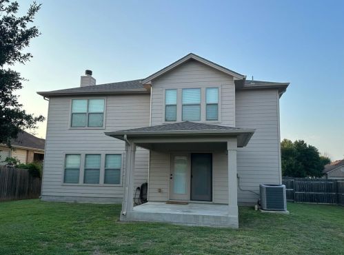 780 New Bridge Dr, Uhland TX  78640-5542 exterior