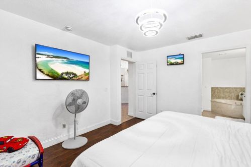 3845 27th Ave, Naples FL  34117-7131 exterior