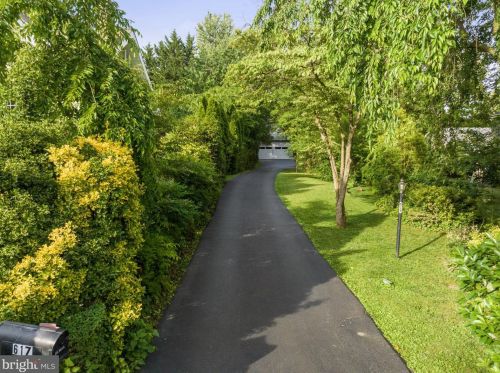 617 Grand Ave, Pittsburgh PA  19083-3224 exterior