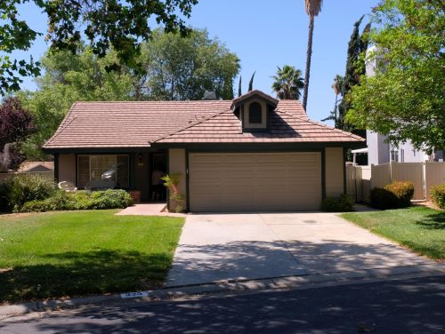 325 Van Ness Ln, Redlands, CA 92374-4236