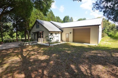 32005 Trilby Rd, Dade City, FL 33523-0064