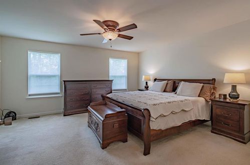 1105 Monarch Ln, Breinigsville PA  18031-9321 exterior