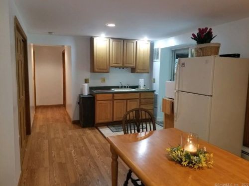 6 Jeremy Dr, East Lyme CT  06333-1544 exterior