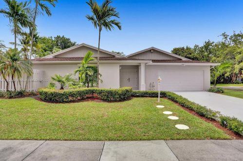 12820 104th Ter, Miami, FL 33186-3506