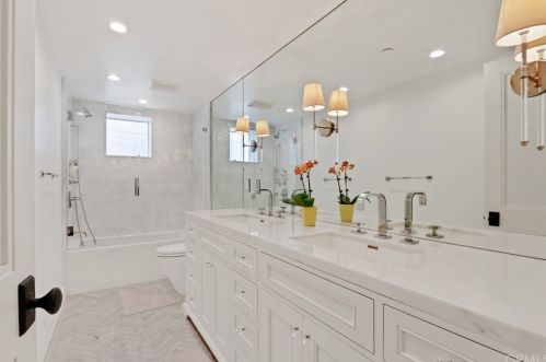 2215 Bayview Dr, Manhattan Beach CA  90266-4453 exterior