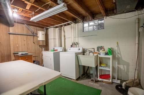 780 Donna Dr, Hermitage PA  16148-2938 exterior