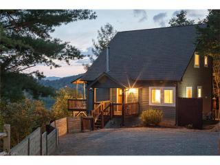 136 Black Oak Dr, Asheville, NC 28804-1834
