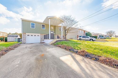 145 Easy St, Latrobe PA  15650-9131 exterior