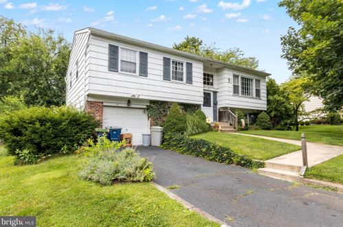 14 Wilbur Rd, Yardley, PA 19067-2822