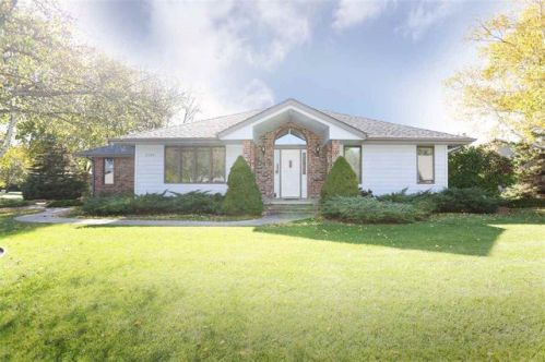 3559 Grand Mdw Dr, Appleton WI  54914-8887 exterior