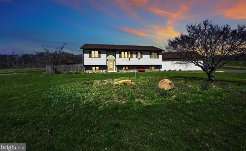 183 Farm View Rd, Schuylkill Haven, PA 17972-9529