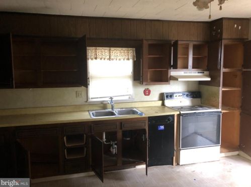 1034 Philadelphia Ave, Gilbertsville PA  19525-9511 exterior