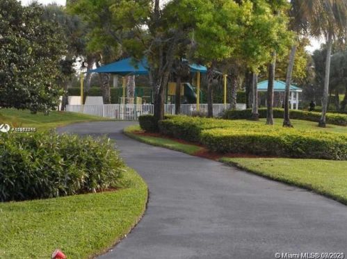 18010 11th Ct, Hollywood FL  33029-4408 exterior