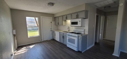 5101 Royal Dr, Fort Worth, TX 76116-8831