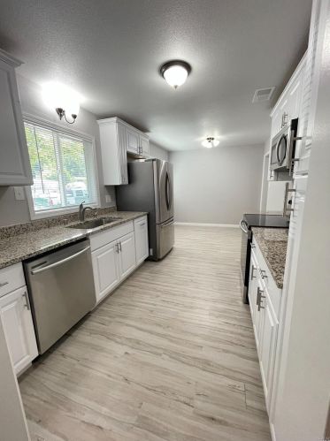 102 Thompson Ave, Ukiah CA  95482-6543 exterior