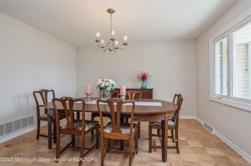 328 Main St, Middletown NJ  07748-5938 exterior