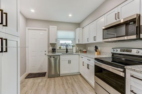 262 12th St, Delray Beach FL  33444-2916 exterior