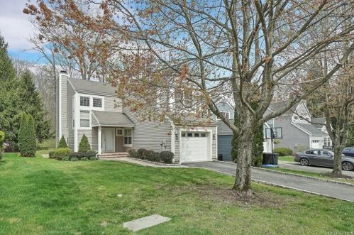 118 Hitching Post Ln, Yorktown Hgts NY  10598-2833 exterior