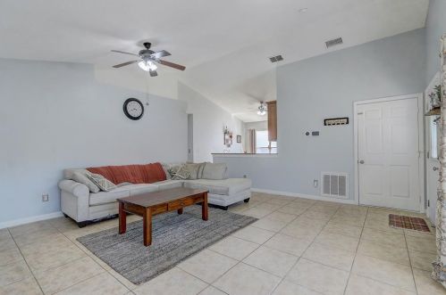 3324 Huntwicke Blvd, Davenport FL  33837-8297 exterior